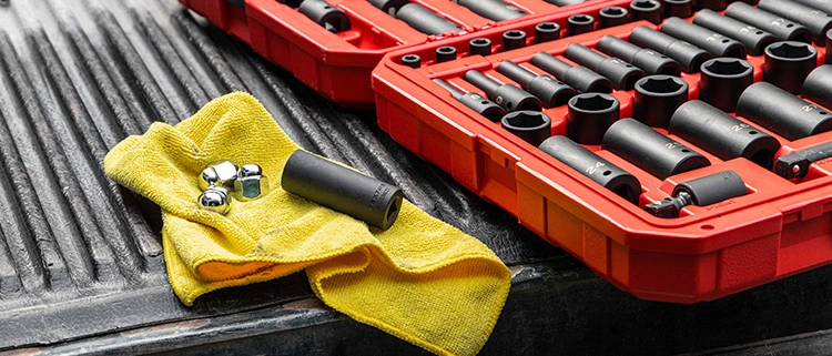 شرح معايير أدوات التثبيت: ASTM مقابل DIN مقابل ISO — أي واحد تحتاج؟